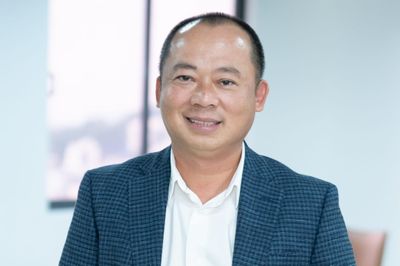 Sếp Điện Máy Xanh bán cổ phiếu MWG, mua thêm DMX