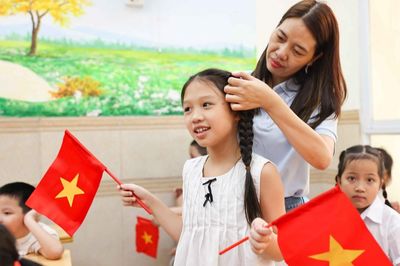 Cắt giảm các cuộc thi, hồ sơ, sổ sách, hội họp không cần thiết trong trường học