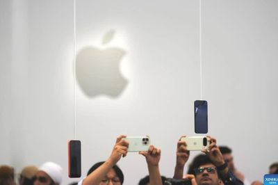 Apple bị kiện tại Anh với các cáo buộc liên quan đến quy tắc theo dõi ứng dụng