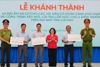 Bộ Công an bàn giao mái ấm an cư và công trình lớp học tại Cà Mau