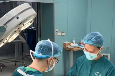 Bác sĩ cảnh báo nguy cơ nhiễm trùng sau nâng ngực
