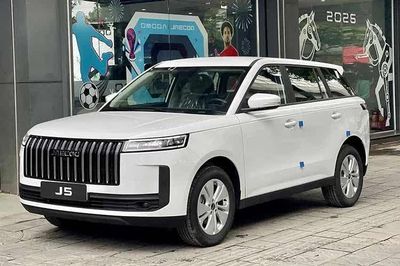 [GALLERY] Cận cảnh Jaecoo J5 máy xăng tại Việt Nam, giá dưới 500 triệu đồng