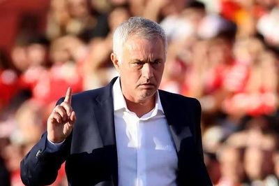 HLV Mourinho dành lời đặc biệt cho Messi