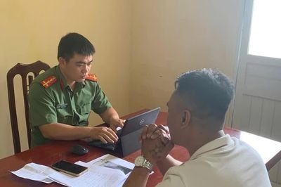 Chia sẻ bài viết xuyên tạc lãnh đạo Đảng, Nhà nước, người đàn ông bị phạt 12,5 triệu đồng