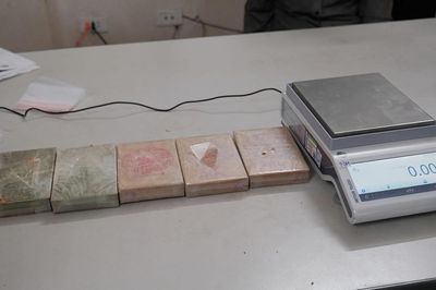 Khởi tố đối tượng mua bán trái phép 5 bánh heroin tại Cao Bằng