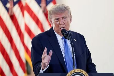 Tổng thống Mỹ Trump yêu cầu châu Âu hoàn trả chi phí viện trợ cho Ukraine
