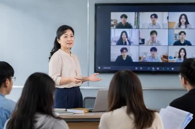 Giáo viên THPT dạy chương trình đại học, nhà trường nói gì?