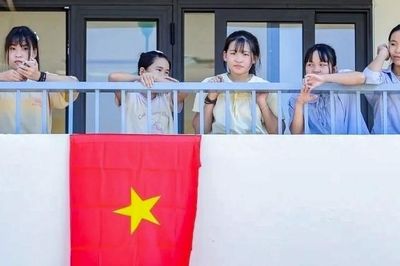 'Trước đây, chúng em chỉ thấy những ngôi trường hiện đại trên tivi'