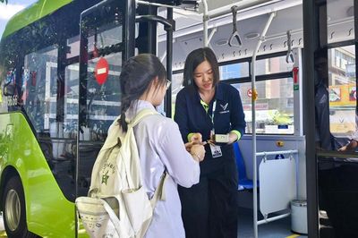 Quảng Ninh vận hành 50 xe buýt điện miễn phí đưa đón học sinh