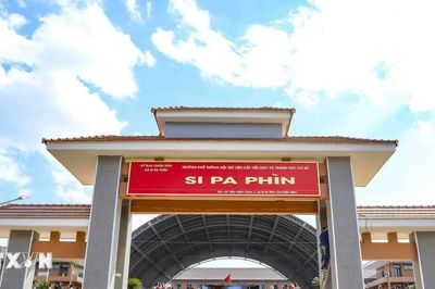 Những ngôi trường nội trú liên cấp mới gieo mầm tri thức nơi biên giới