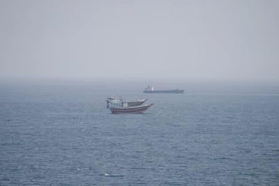 Hàn Quốc tính triển khai khí tài quân sự tới eo biển Hormuz