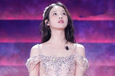 IU bất ngờ trở lại với ca khúc mới sau khi hoãn album và tour diễn