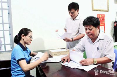 Cán bộ thôn, ấp, khu phố phấn khởi trước chính sách mới