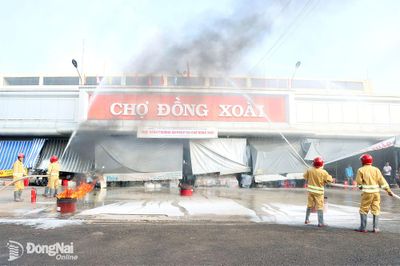 Chợ Đồng Xoài ra mắt mô hình ‘Chợ kiểu mẫu đạt chuẩn an toàn về phòng cháy, chữa cháy’