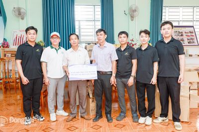 Tặng 2 phòng máy vi tính cho trường học vùng biên giới Lộc Thành và Bù Gia Mập