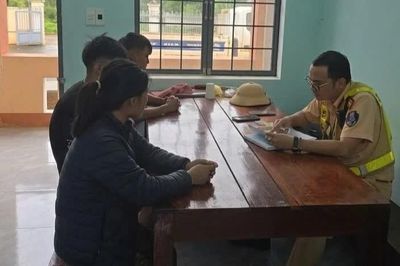 Bị phạt vì điều khiển xe máy chở 3, lạng lách trên tỉnh lộ 664