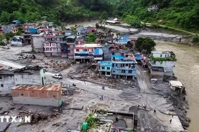 Sau 9 ngày mắc kẹt dưới lòng đất, hai công nhân Nepal được cứu sống
