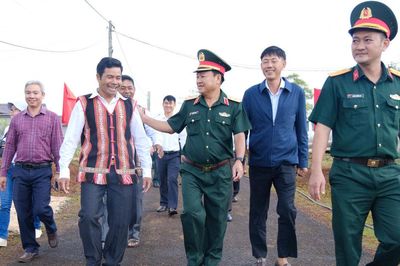 Để người dân yên tâm ở lại vùng biên