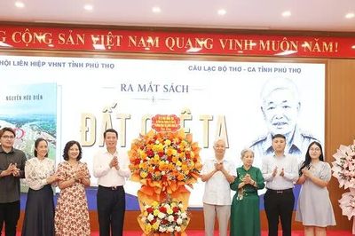 Ra mắt tập thơ “Đất quê ta”