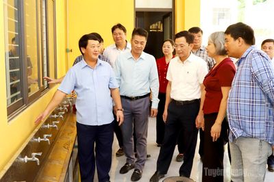 Bí thư Tỉnh ủy Hầu A Lềnh kiểm tra tiến độ và công tác chuẩn bị khai giảng năm học mới tại Trường Phổ thông nội trú liên cấp Tiểu học và Trung học cơ sở Minh Tân