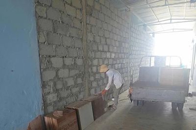 Ngăn chặn xây dựng trái phép trong vùng giải phóng mặt bằng
