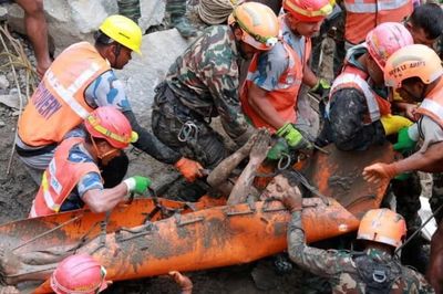 Hai người được cứu sống sau chín ngày mắc kẹt trong hầm thủy điện Nepal