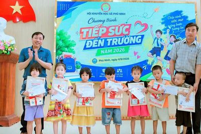 Hội Khuyến học Phú Ninh, Đà Nẵng tiếp sức đến trường trước thềm năm học mới