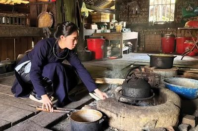 Giữ lửa bếp nhà, gìn giữ bản sắc văn hóa Tày