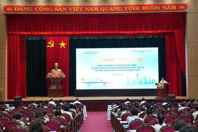 Nâng cao năng lực quản trị công cho đội ngũ cán bộ, công chức cấp xã, phường thành phố Đà Nẵng