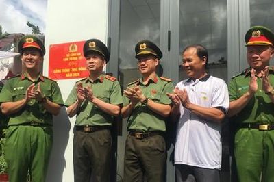 Cụm thi đua số 1 – Bộ Công an khánh thành, bàn giao 2 căn nhà đồng đội