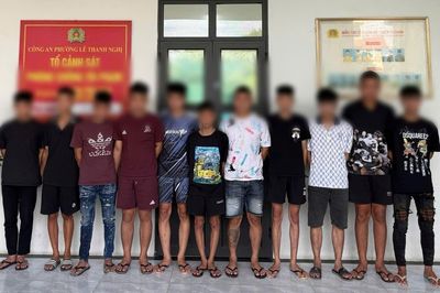 Khởi tố 12 thanh thiếu niên mang hung khí náo loạn đường phố Hải Phòng