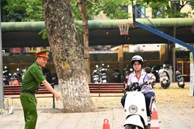 Giao phương tiện cho người chưa đủ tuổi điều khiển: Con vi phạm, cha mẹ vướng vòng lao lý