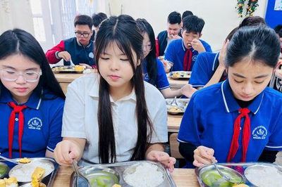 Phường Hồng Hà: Giám sát chặt chẽ, bảo đảm chất lượng bữa ăn bán trú