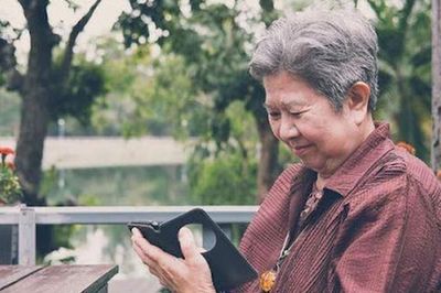 Không ở cùng con, không vào viện dưỡng lão, cụ bà chọn cách này để tuổi già bớt cô đơn