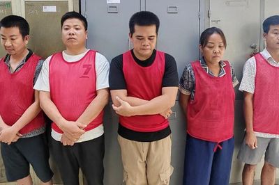 Gần 500 chuyến xe và hơn 33.500 tấn chất thải đổ trái phép xuống ao
