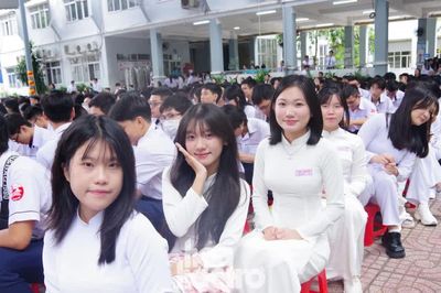 Teen THPT Gia Định cùng học sinh cả nước tưng bừng khai giảng, đón năm học mới