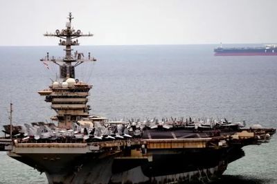 Vì sao tàu sân bay USS Abraham Lincoln hoen rỉ sau 250 ngày trên biển?