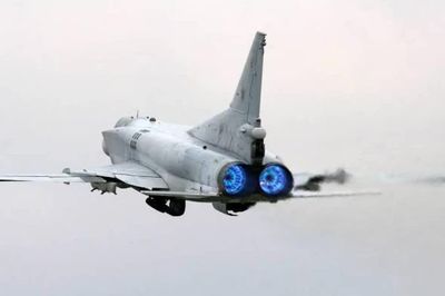 Tu-22M: Vì sao Liên Xô phải thiết kế lại Tu-22?