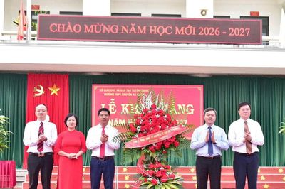 Chủ tịch Mặt trận Tuyên Quang dự Lễ khai giảng tại Trường THPT Chuyên Hà Giang