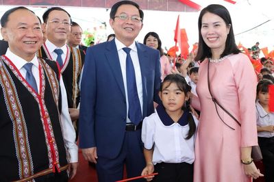 Phó Thủ tướng Hồ Quốc Dũng dự khánh thành trường nội trú liên cấp tại xã Ia Púch, Gia Lai