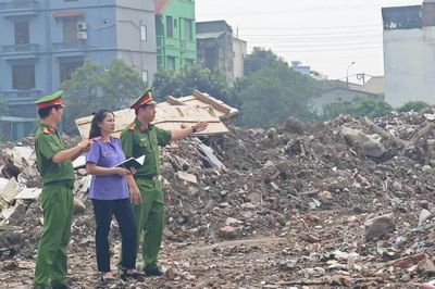 Phê chuẩn khởi tố 5 bị can trong vụ tập kết, đổ trái phép hơn 33.500 tấn chất thải xây dựng