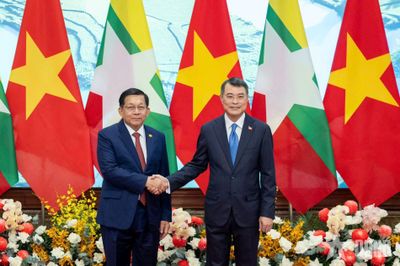 Thủ tướng Lê Minh Hưng hội kiến Tổng thống Myanmar Min Aung Hlaing