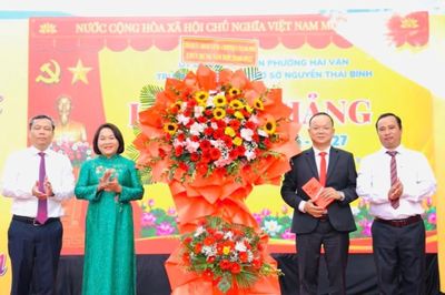 Nhiều trường chung niềm vui trong ngày khai giảng năm học mới