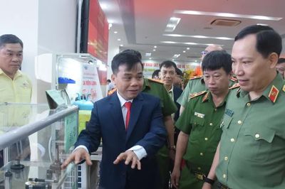 Lãnh đạo Bộ Công an đặt ra 6 nhiệm vụ với Trường Cao đẳng Kỹ nghệ II