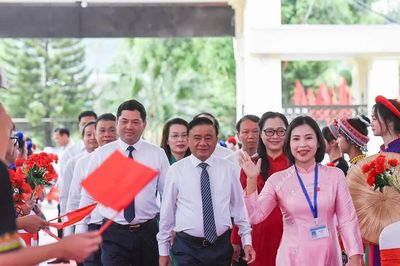 Thường trực Ban Bí thư Trần Cẩm Tú dự Lễ khai giảng tại Bắc Ninh