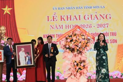 Phó Chủ tịch nước Võ Thị Ánh Xuân dự khai giảng tại khu vực biên giới Sơn La