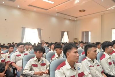 Trường Cao đẳng Kỹ nghệ Dung Quất khai giảng năm học mới