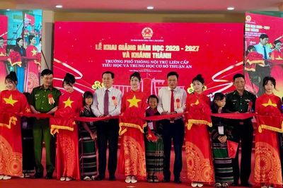 Ngày khai giảng đặc biệt của học sinh vùng biên Lâm Đồng