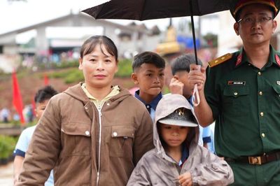 Rộn ràng tiếng trống khai trường vùng biên giới Tây Nguyên