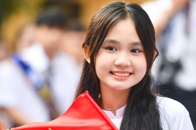 Nữ sinh TPHCM rạng rỡ, ngọt ngào trong ngày khai giảng năm học mới